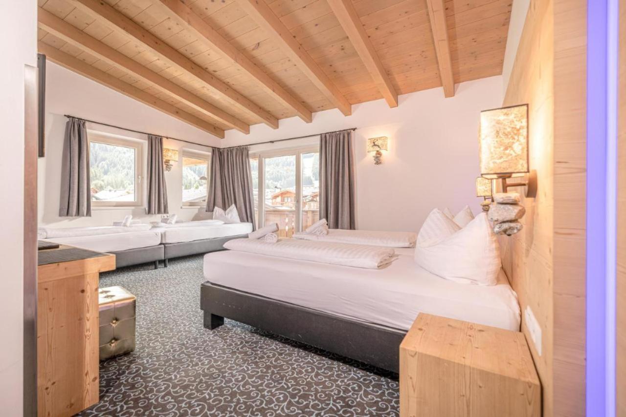 Partyhouse Harakiri Stay Different 60 Seconds To Mountains! Free Parking! Self Check-In Mayrhofen Buitenkant foto